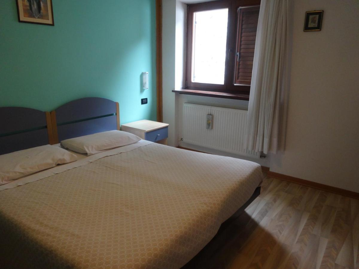 Hotel Genzianella Presenaio ภายนอก รูปภาพ