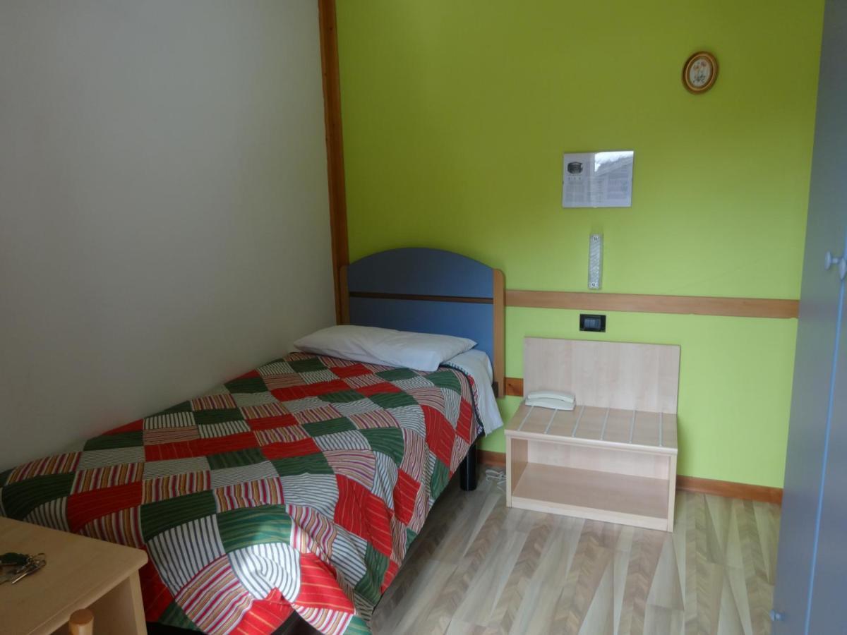 Hotel Genzianella Presenaio ภายนอก รูปภาพ