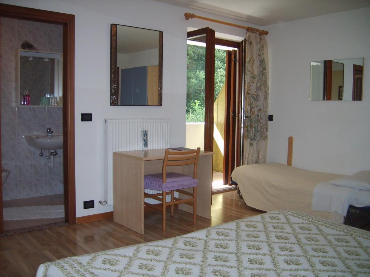 Hotel Genzianella Presenaio ภายนอก รูปภาพ