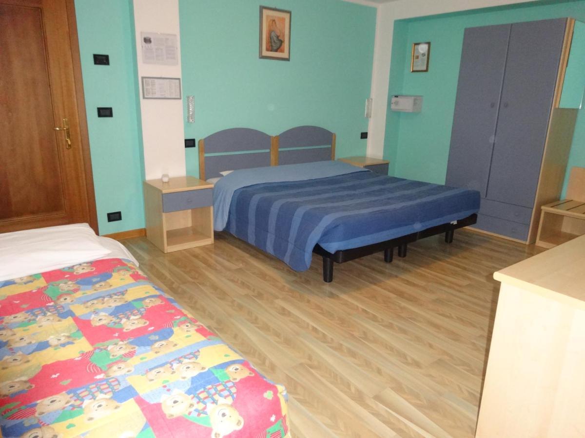 Hotel Genzianella Presenaio ภายนอก รูปภาพ