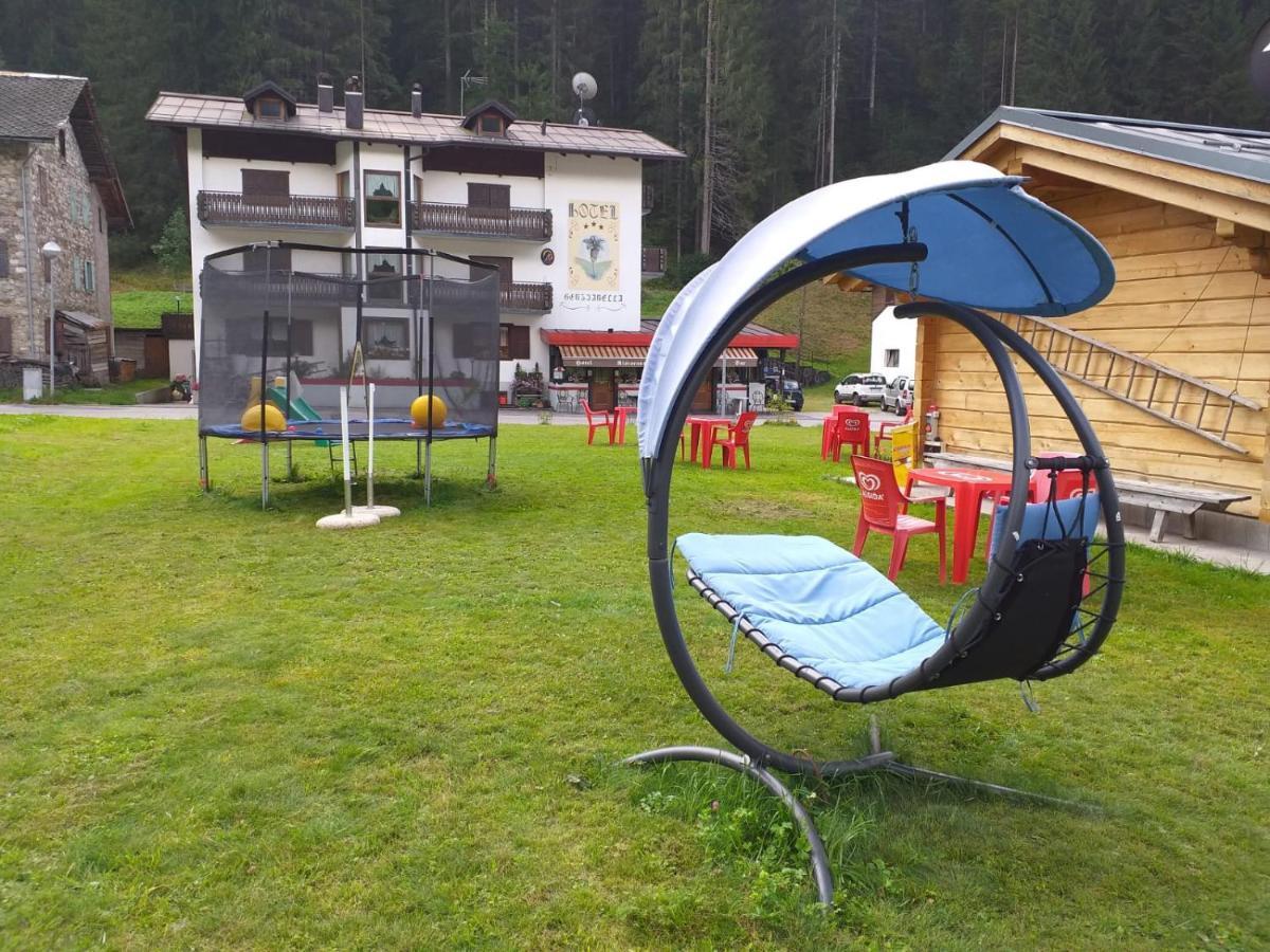 Hotel Genzianella Presenaio ภายนอก รูปภาพ
