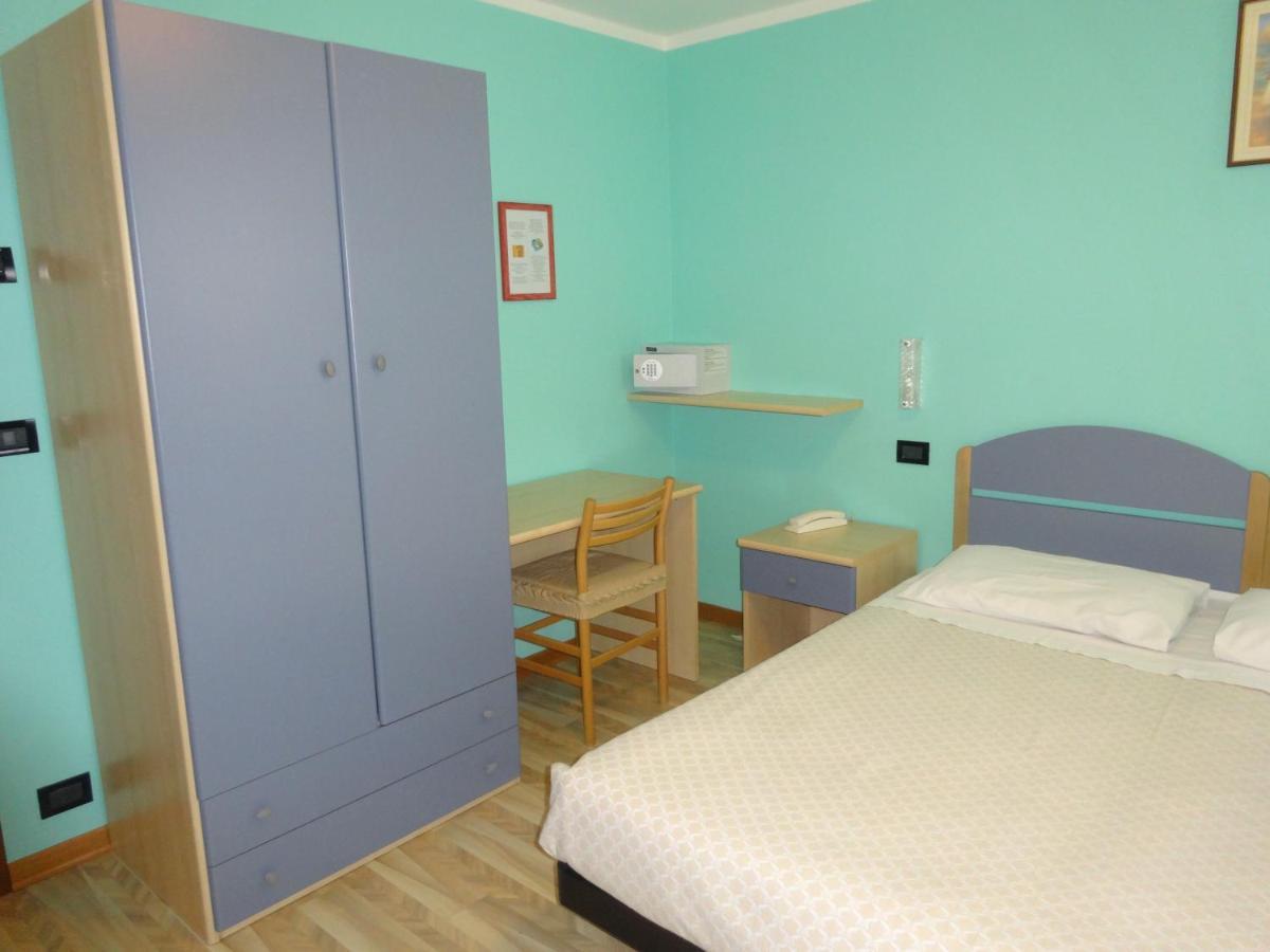 Hotel Genzianella Presenaio ภายนอก รูปภาพ