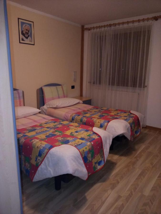 Hotel Genzianella Presenaio ภายนอก รูปภาพ