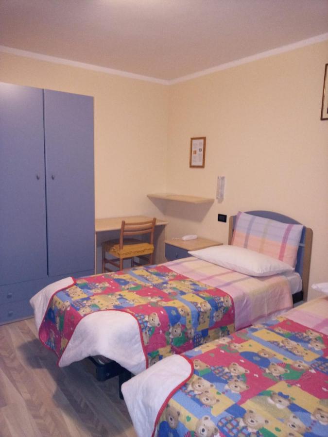 Hotel Genzianella Presenaio ภายนอก รูปภาพ