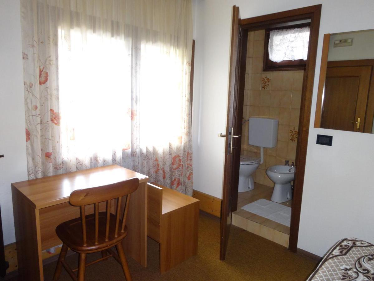 Hotel Genzianella Presenaio ภายนอก รูปภาพ